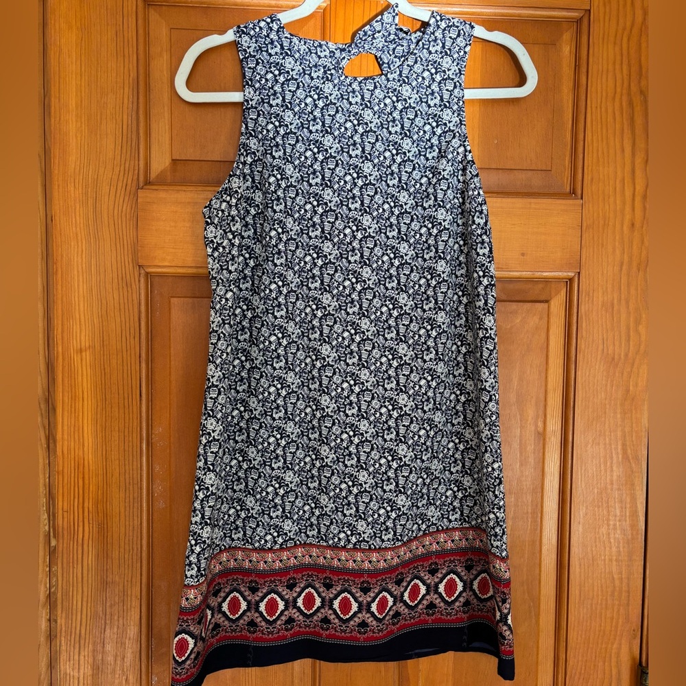 Sleeveless Shift Dress with tie back